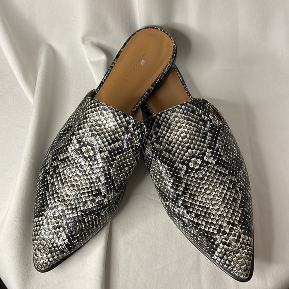 Banana Republic Snakeskin Mules - Size 8.5 - Picture 1 of 6